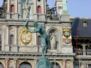 Brabo op Grote Markt