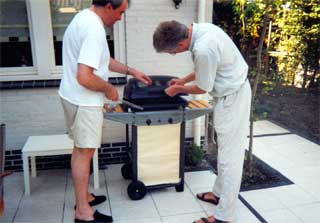 Wop en Aad bij de BBQ